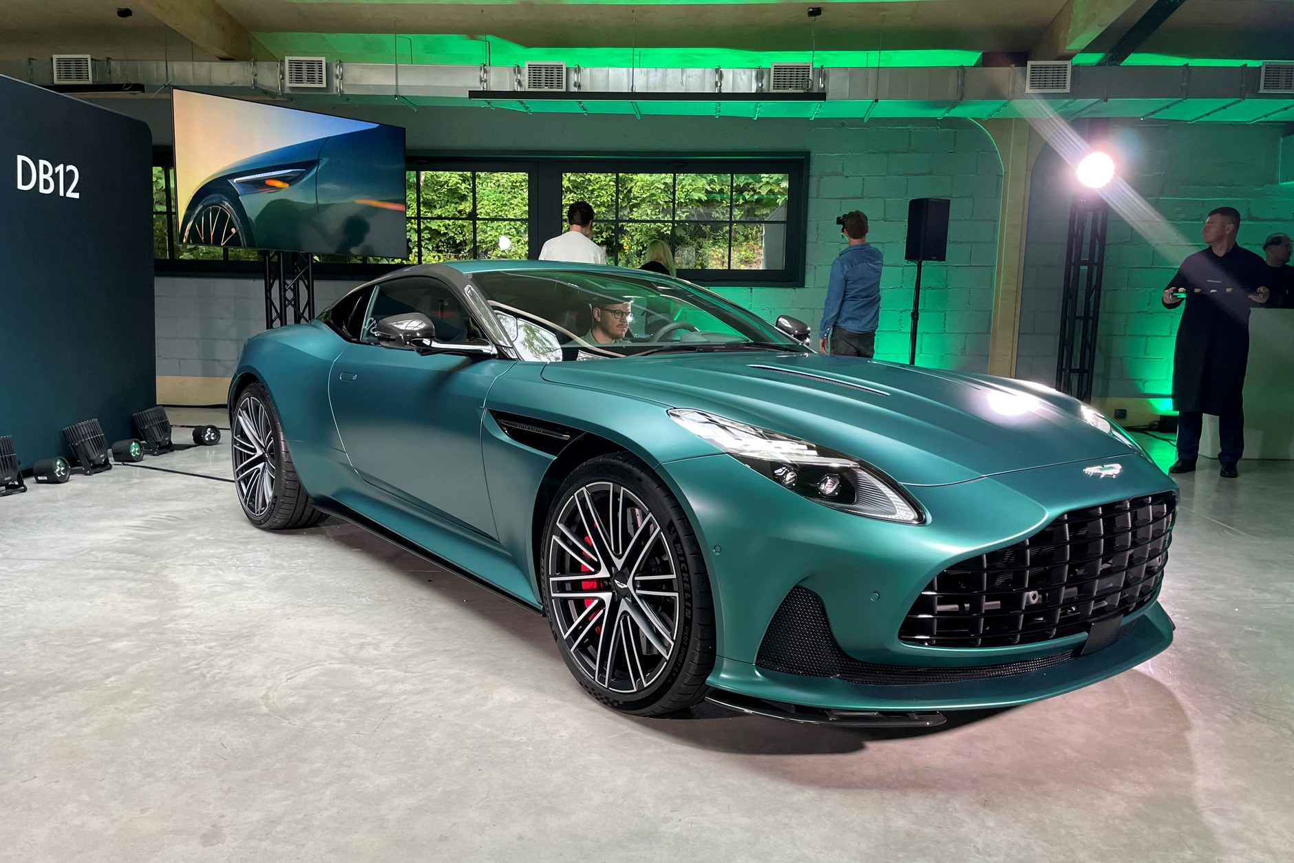 Aston Martin DB12 na polskiej premierze w Warszawie