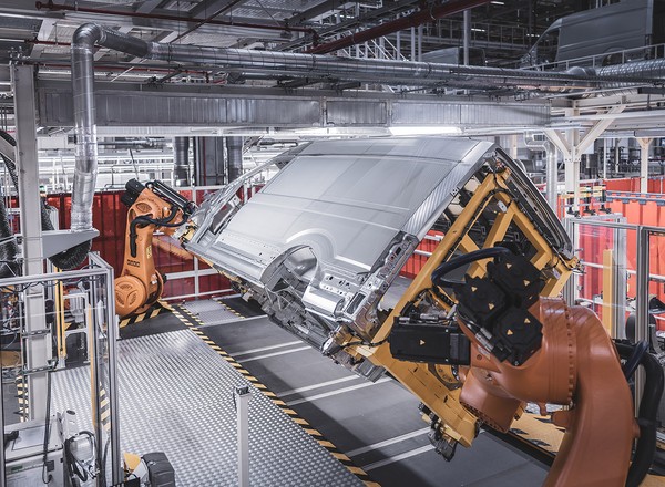 We Wrześni rozpoczęto produkcję elektrycznego Volkswagena e-Crafter