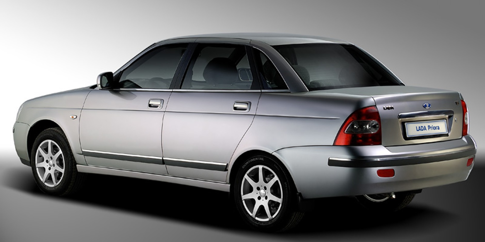 Renault ztrácí vliv v AvtoVAZu, klíčové pozice získali Rusové