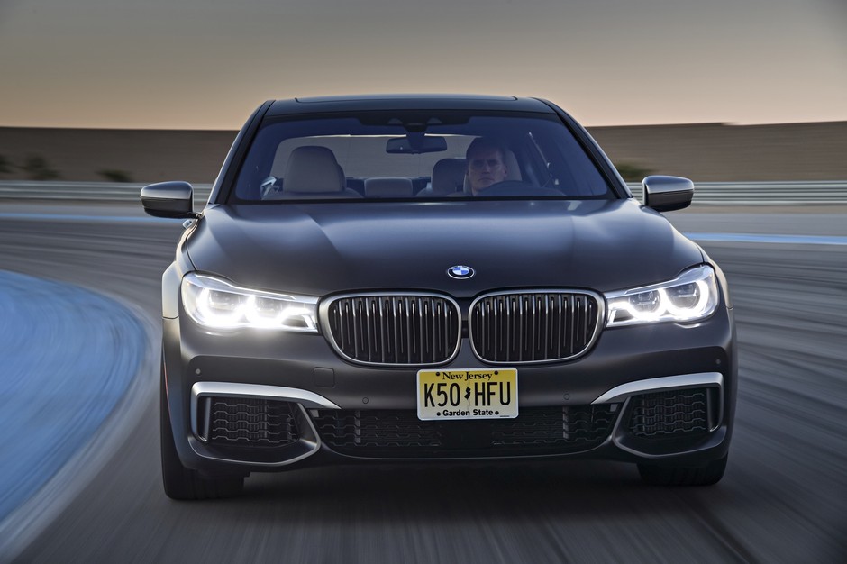 BMW M760i - ostatnie BMW z silnikiem V12