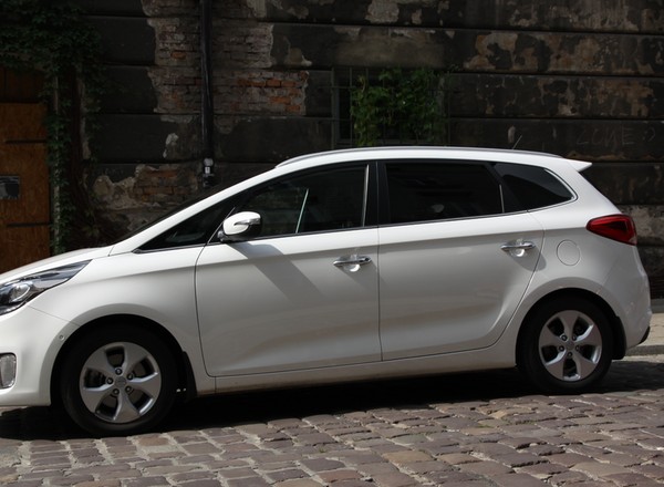 Kia Carens - minivan od niemieckiego stylisty