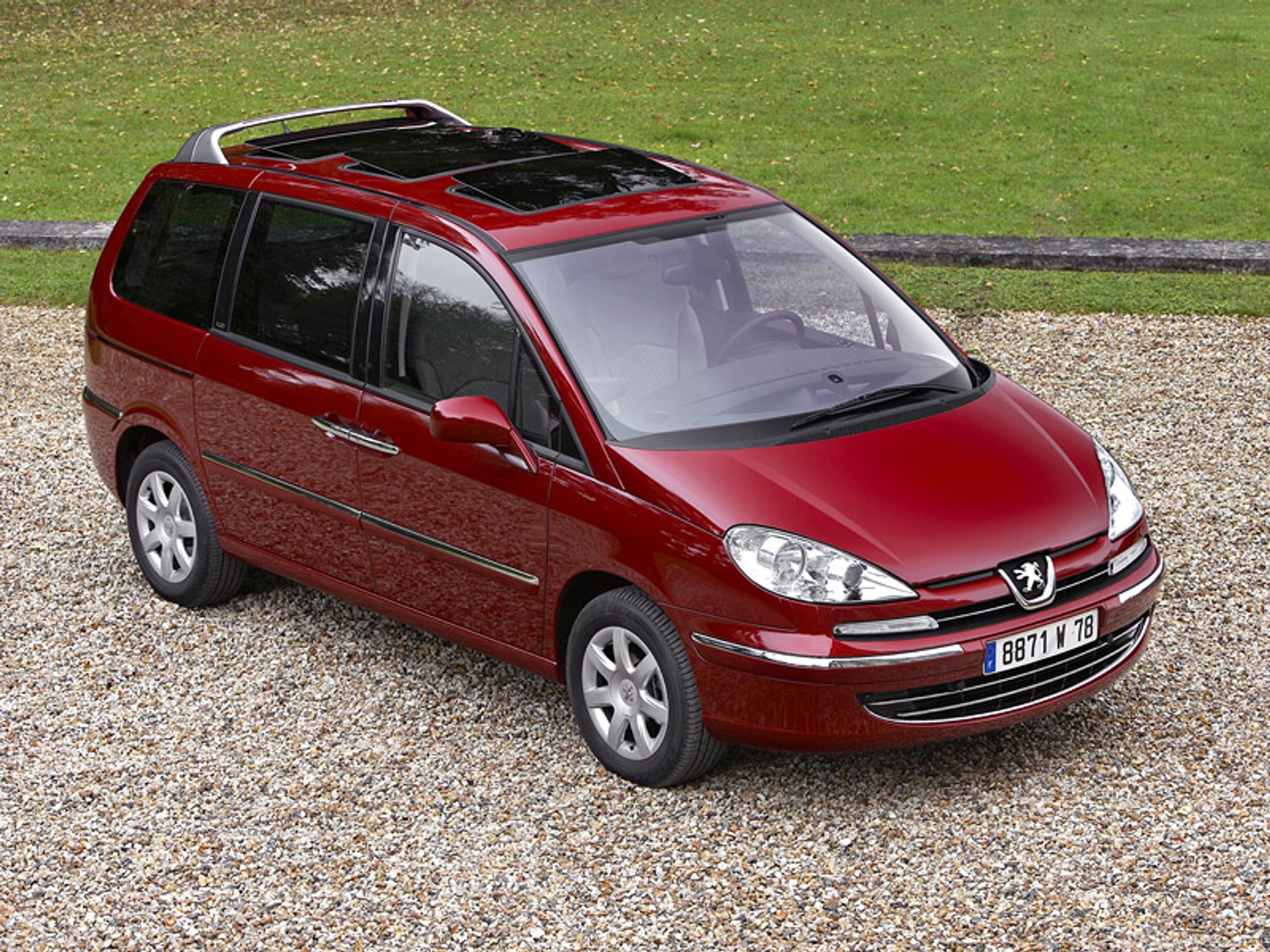 Nowy Peugeot 807: przyjemność na najwyższym poziomie