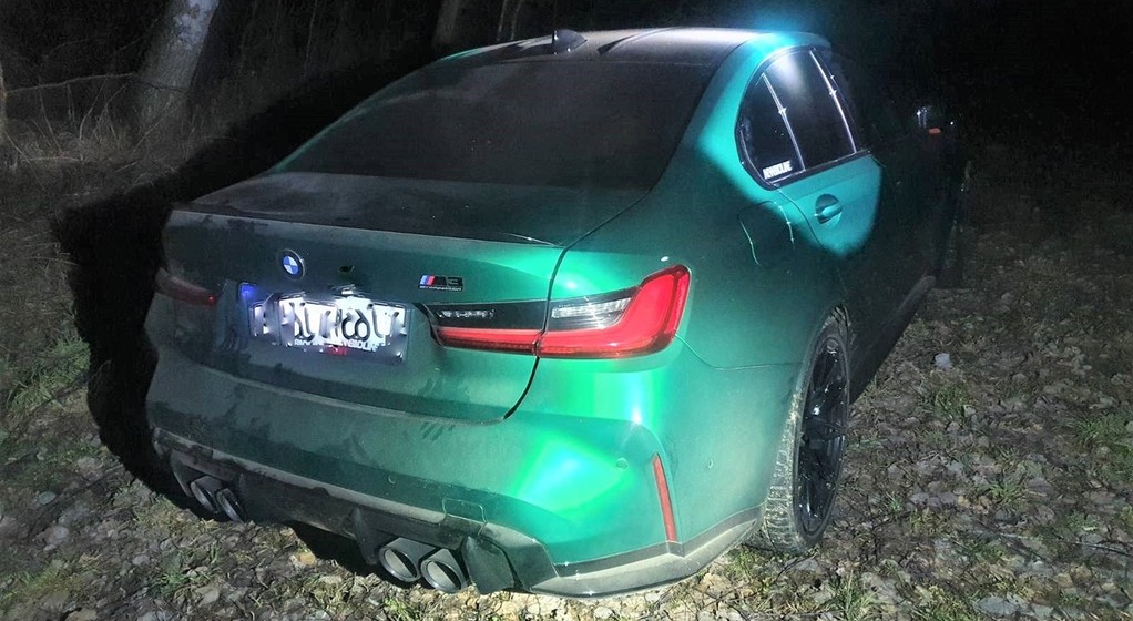 Skradzione BMW M3 znalezione w Sejnach