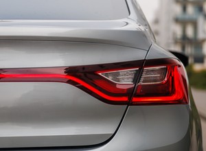 Renault Megane GrandCoupe to stary znajomy, który powrócił. I to atrakcyjna propozycja