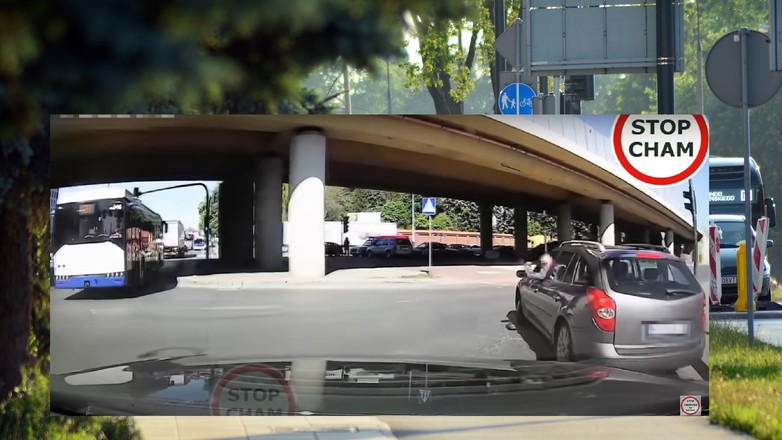 Ominął chodnikiem korek. Potem miał jeszcze pretensje, że ktoś mu zwrócił uwagę