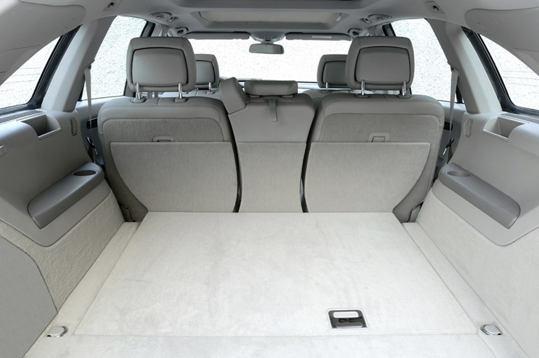 Mercedes-Benz klasy R: napęd na tylną oś i niższe ceny