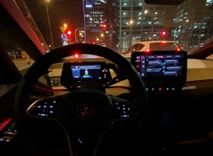 Volkswagen ID.3 będzie elektrykiem dla Kowalskiego? To "spóźnialski", który liczy na dobre wejście