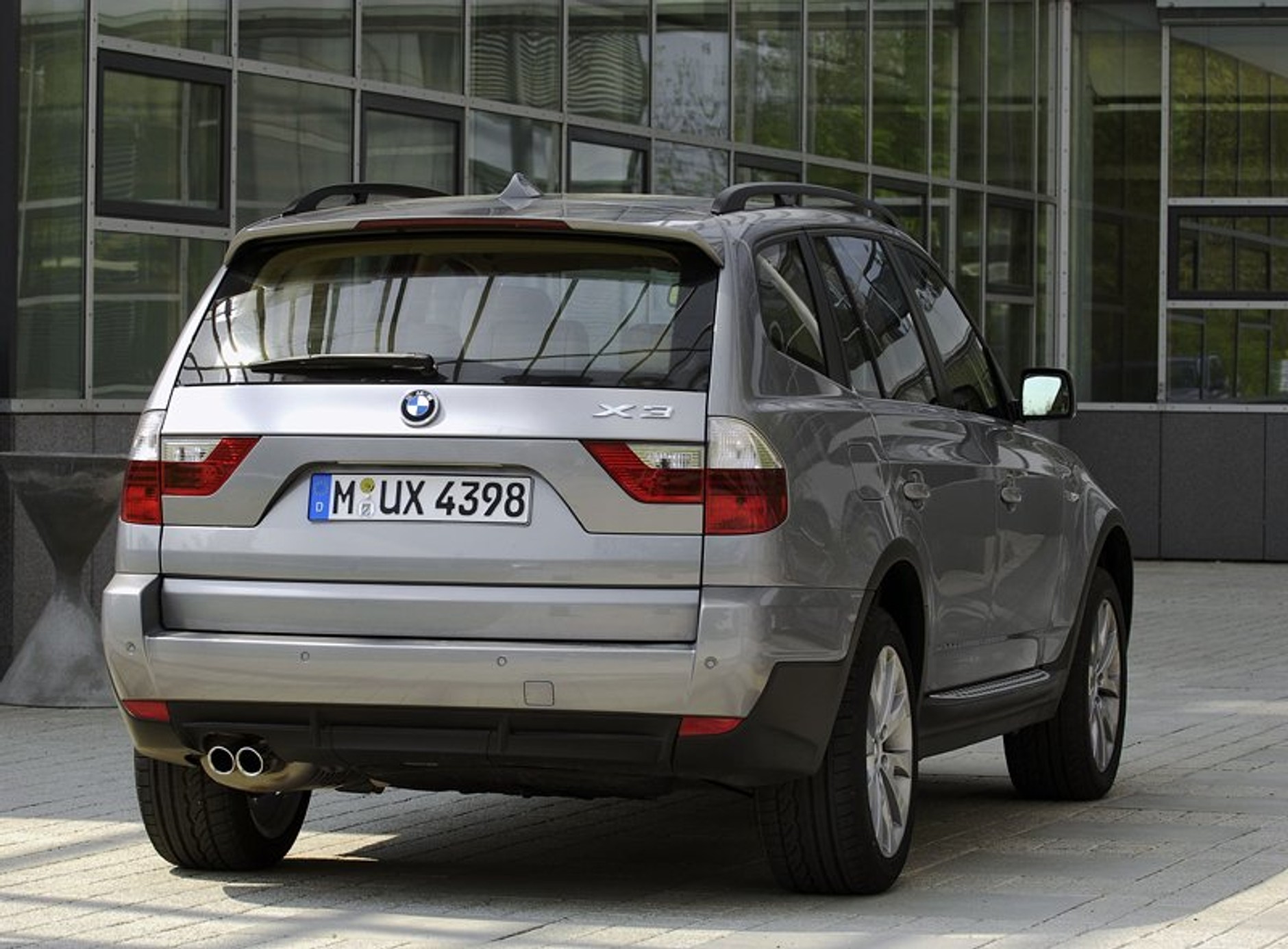 BMW X3 po face liftingu z nowym silnikiem twin turbo