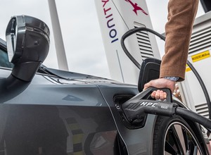 Ionity inwestuje 700 mln euro w sieć szybkich ładowarek. Stacji przybędzie także w Polsce