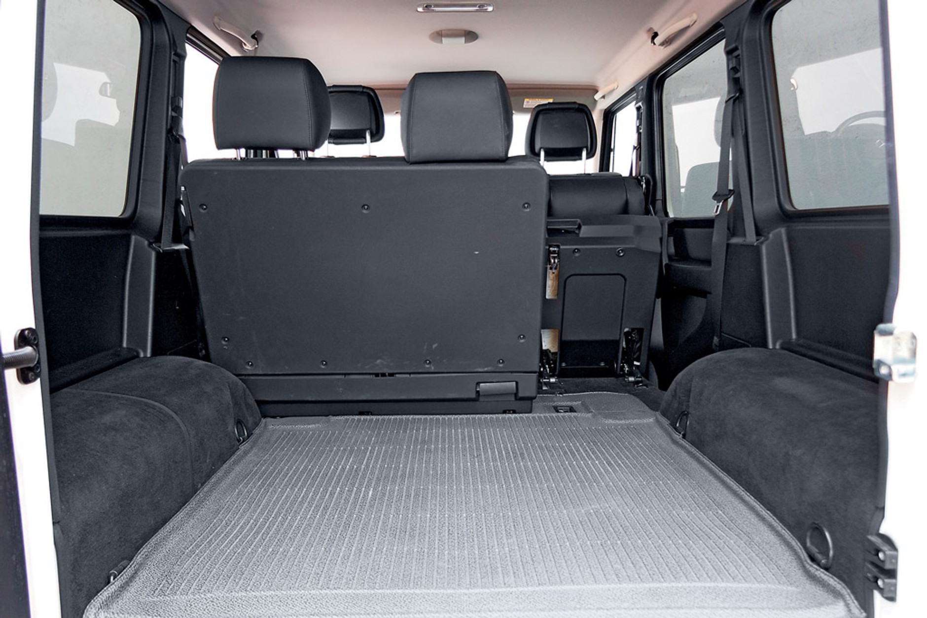 Mercedes G 350 kontra Land Rover Defender i Honker 2000: czy prawdziwe terenówki są na wymarciu?