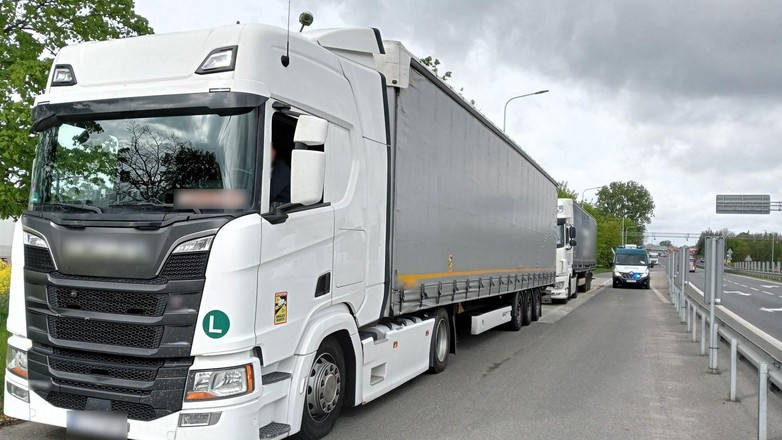 nienormatywne pojazdy z przekroczonymi naciskami osi