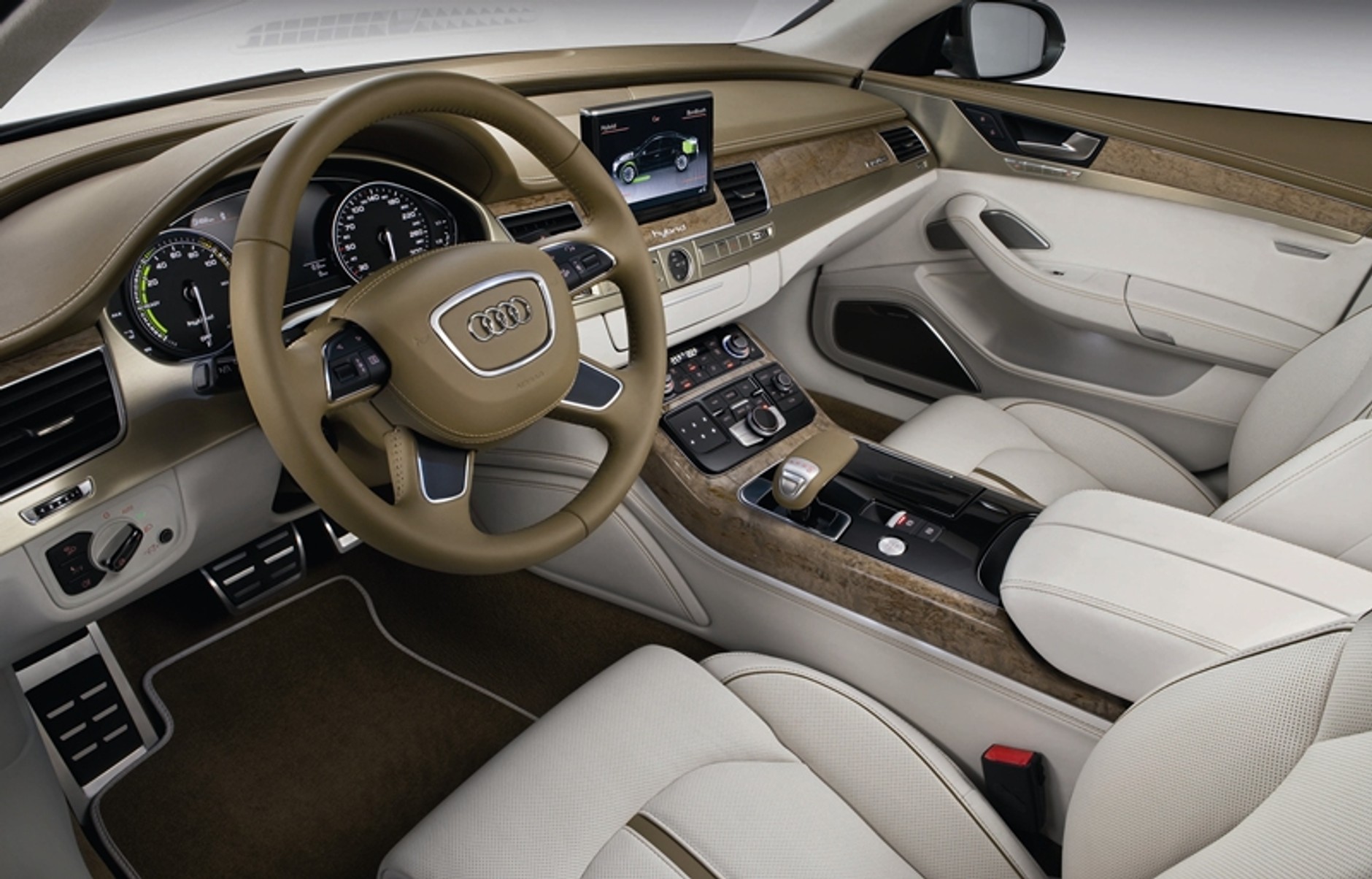 Audi A8 poddane hybrydyzacji