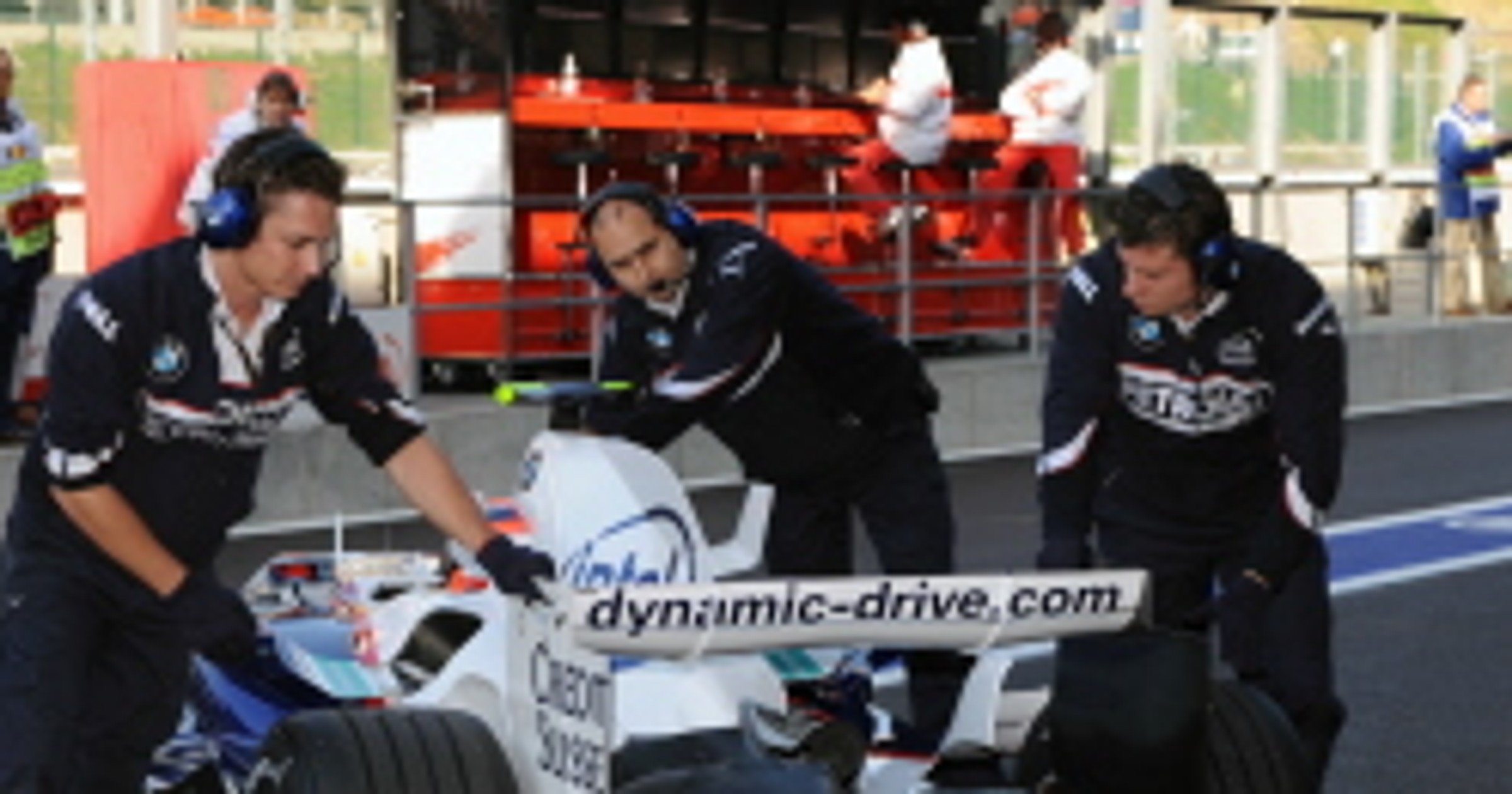 Robert Kubica: każdy ciągle pracuje i nikt nie śpi...