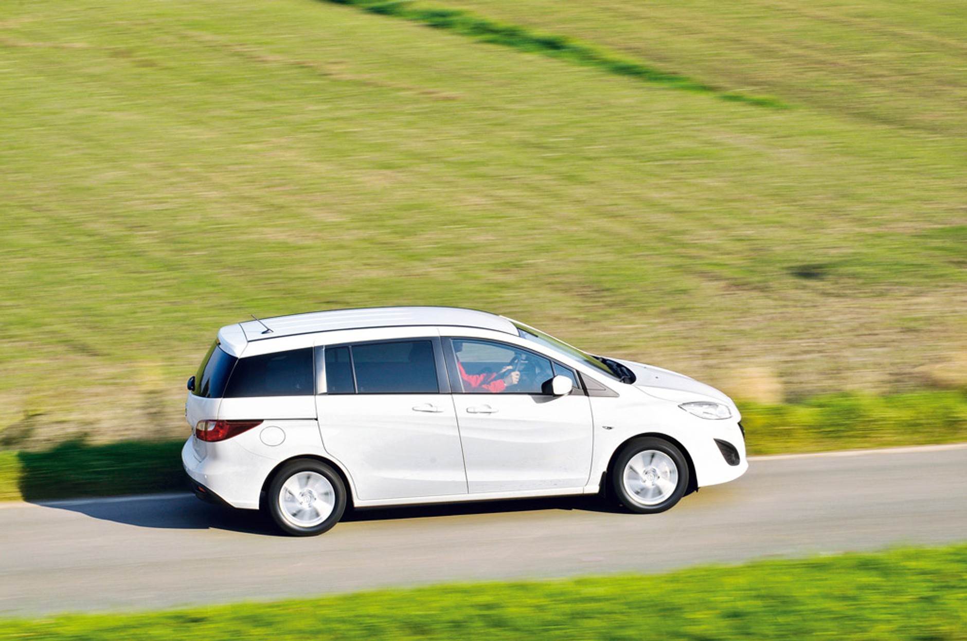 Debiutanci dla rodziny: Mazda 5 kontra Peugeot 5008 i Volkswagen Touran