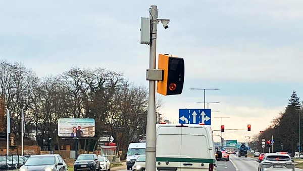 Fotoradar TraffiStar SR390