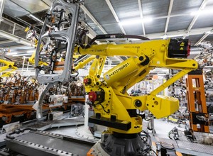 Stalowa prawa ręka Seata. Te roboty wykonują najcięższą pracę