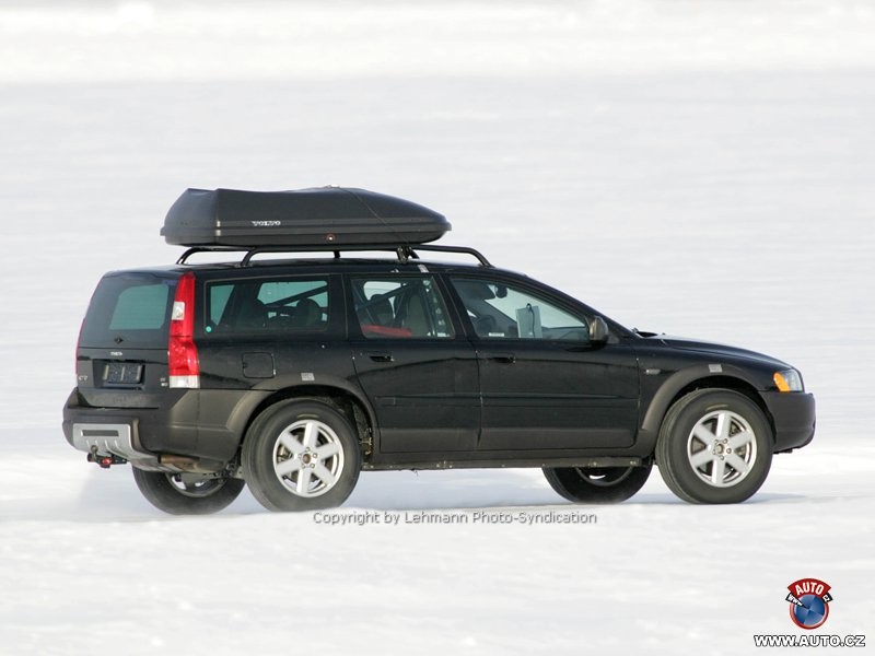 Zdjęcia szpiegowskie: Nowe Volvo XC 60 ukryte pod karoserią XC 70.