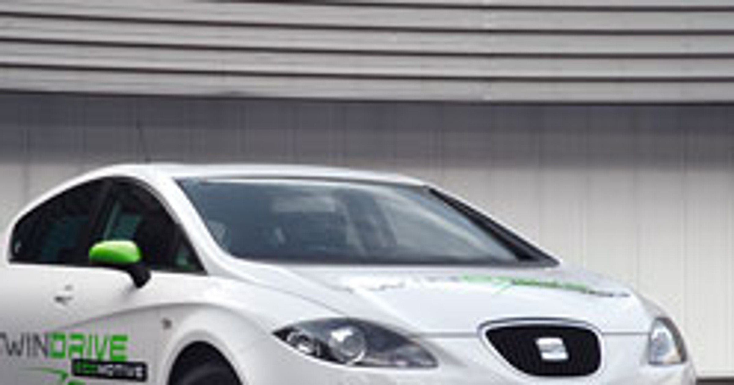 Seat León Twin Drive Ecomotive: pierwsze prototypy w 2011 roku