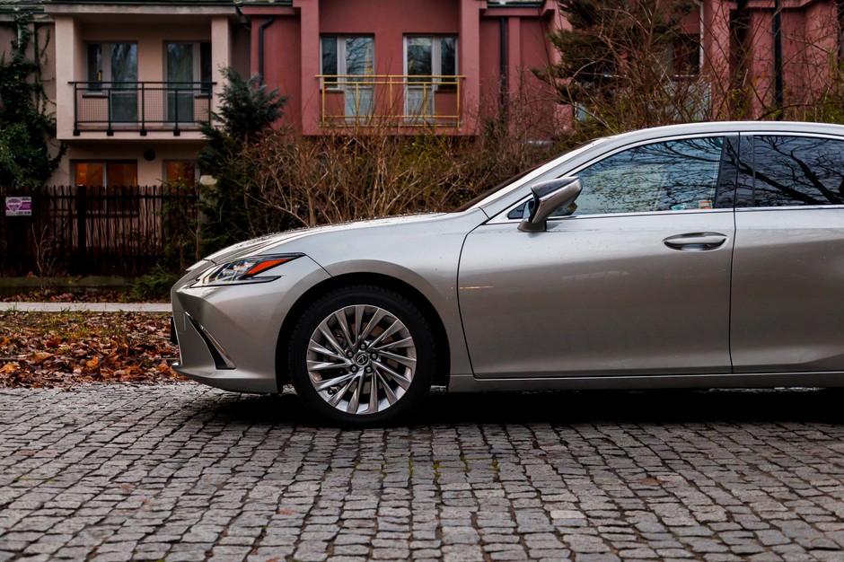 2024 Lexus ES300h