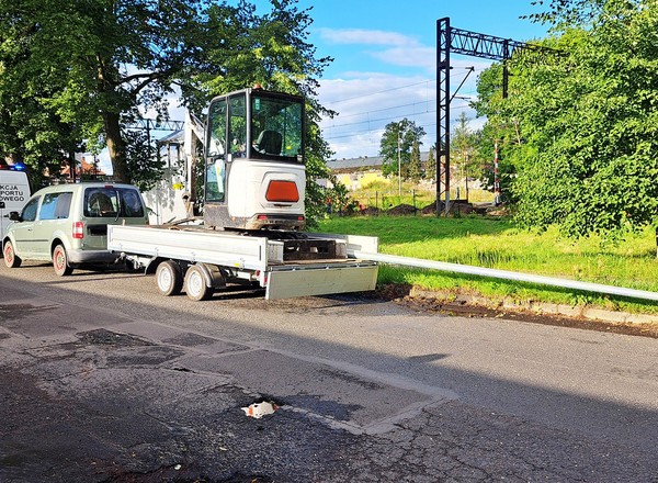 Inspektorzy ITD trafili na kumulację. Słup miał aż 9 metrów
