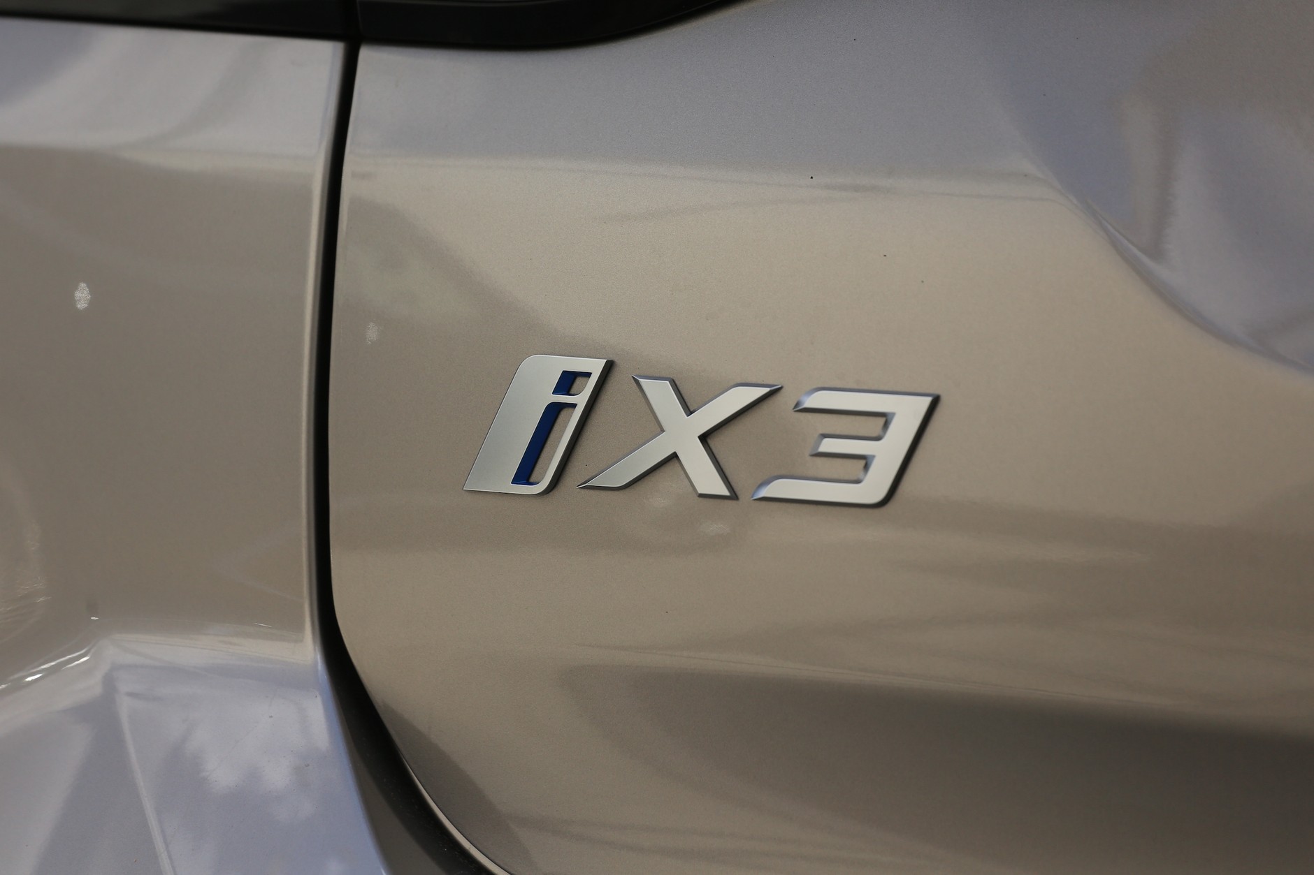 BMW iX3