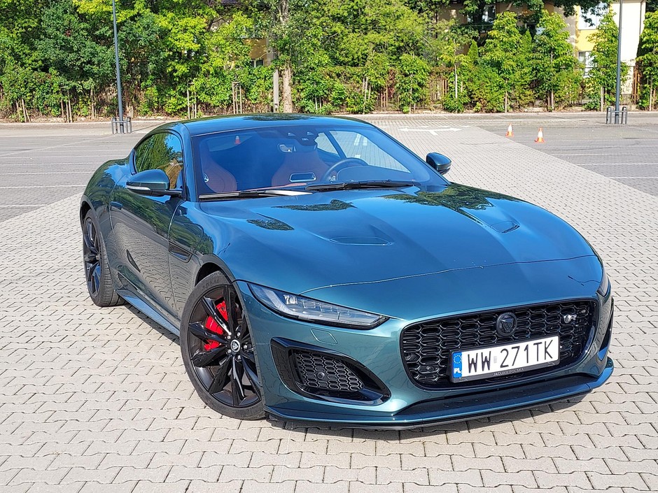 Jaguar F-Type R75
