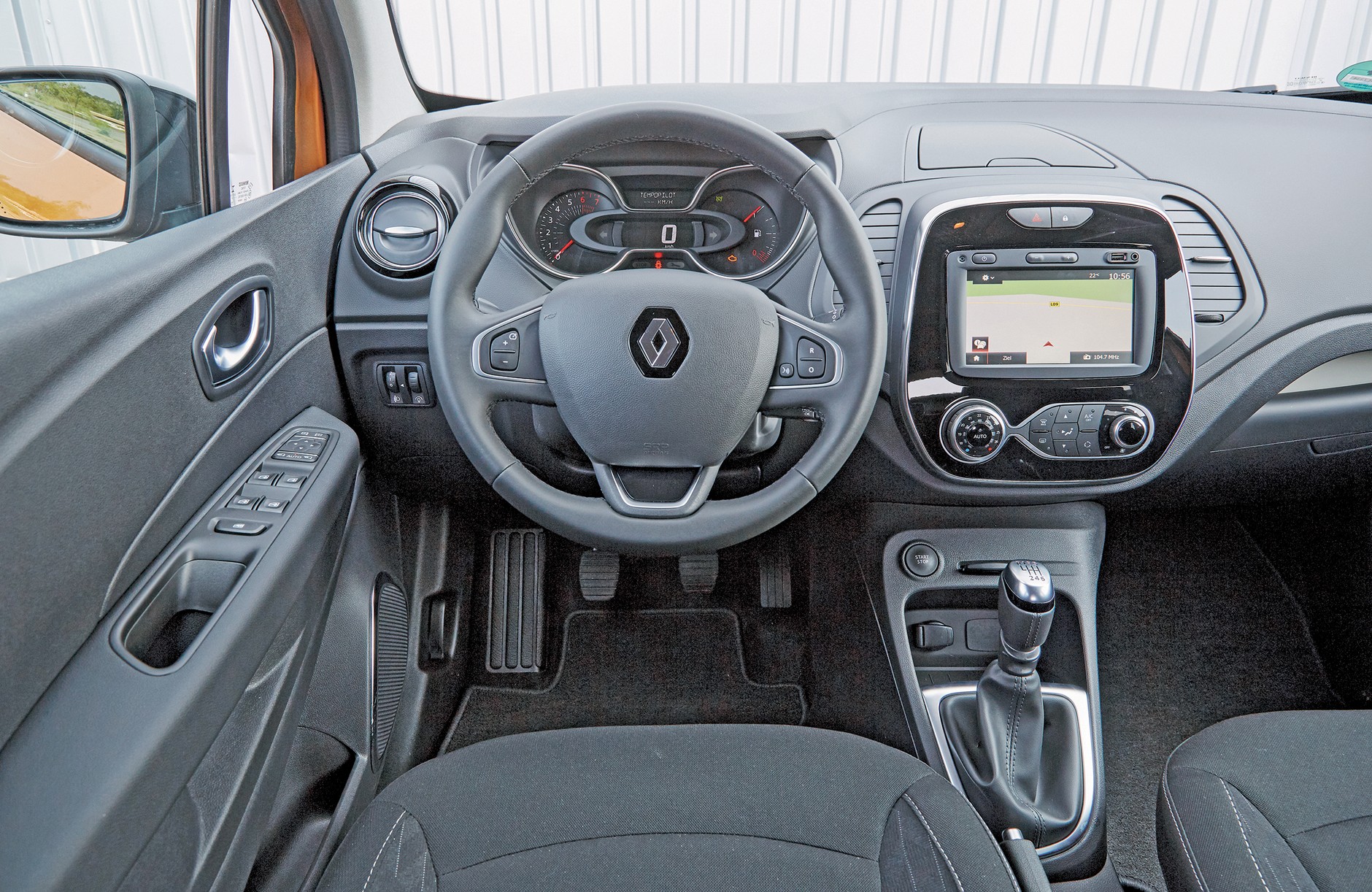 Cztery małe crossovery: Renault Captur