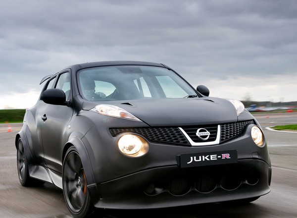 Nissan Juke-R już na torze