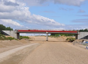 Niedawno wiadukty do rozbiórki, dziś już dobre, a wykonawca żąda 72 mln zł