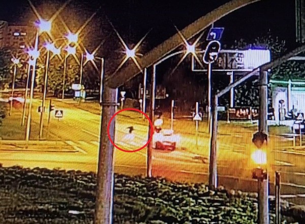 Przerażające nagranie z kamery miejskiego monitoringu. Pieszy nie miał żadnych szans