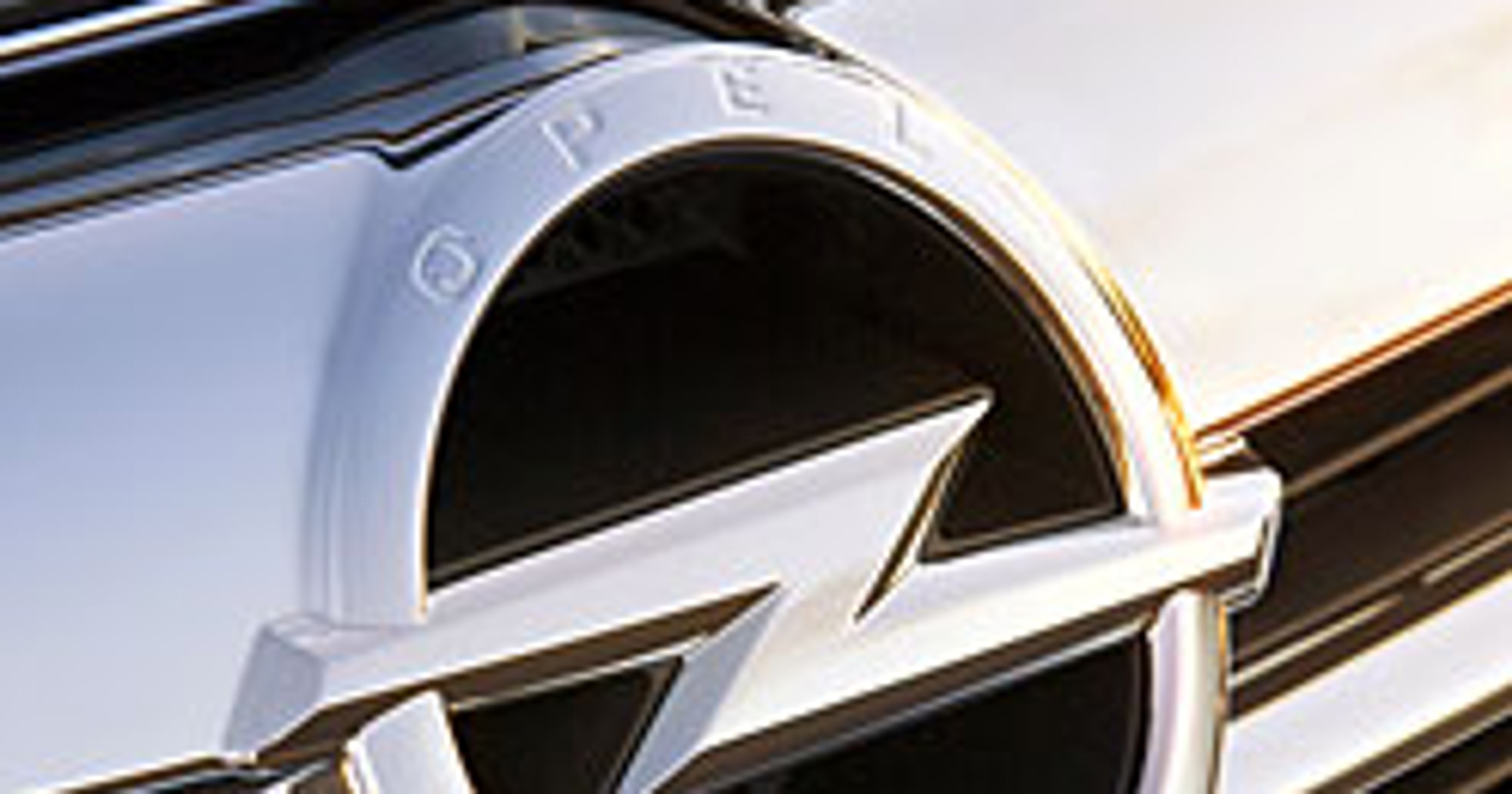 GM sprzeda markę Opel spółce Magna International i Sberbankowi