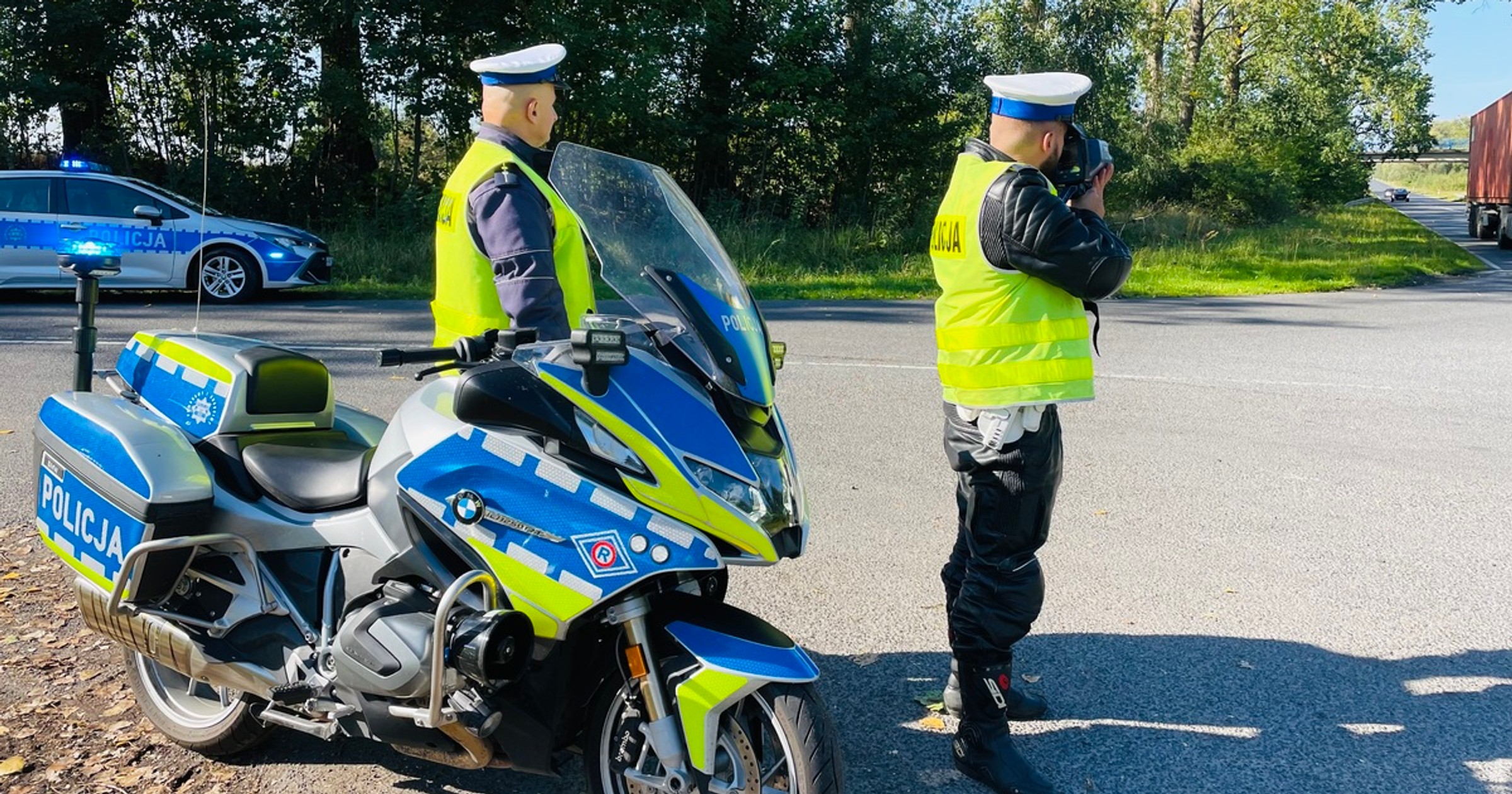 Obraz pochodzący z serwisu https://stargard.policja.gov.pl/zst/dzialania-policji/aktualno/64401,Kierujaca-Mazda-ukarana-mandatem-za-przekroczenie-predkosci-a-jej-pasazer-trafil.html