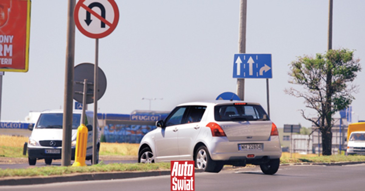 Skręcasz i zawracasz na zielonej strzałce? Kierowcy często wykonują te manewry