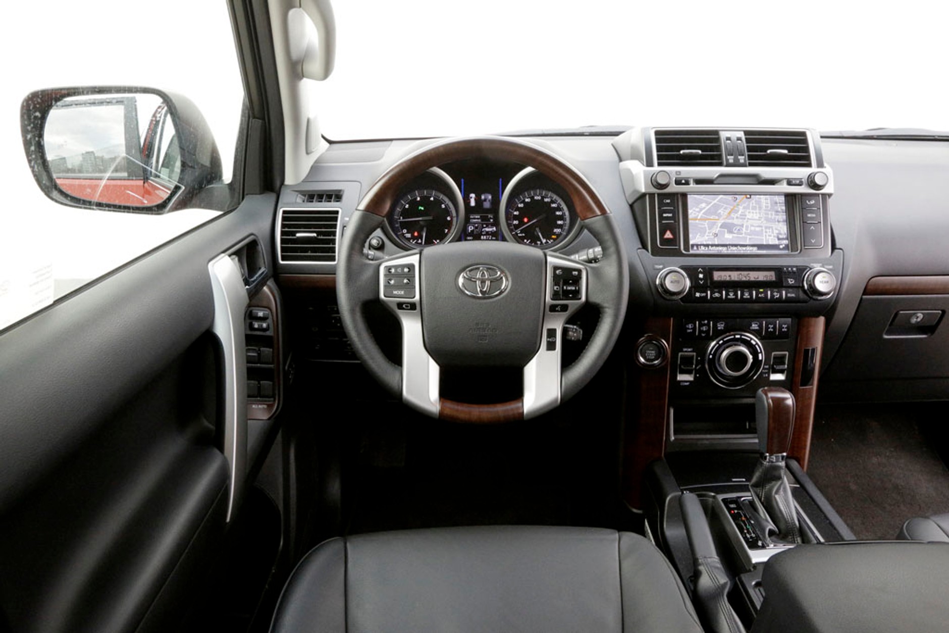 Toyota Land Cruiser 150 4.0 V6 - terenówka wśród suvów