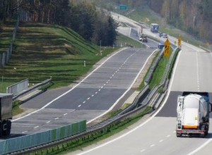 Kierowcy TIR-ów będą pracować dłużej. Są nadzwyczajne okoliczności