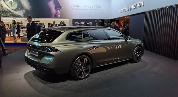 Peugeot w Paryżu – trzy ważne premiery
