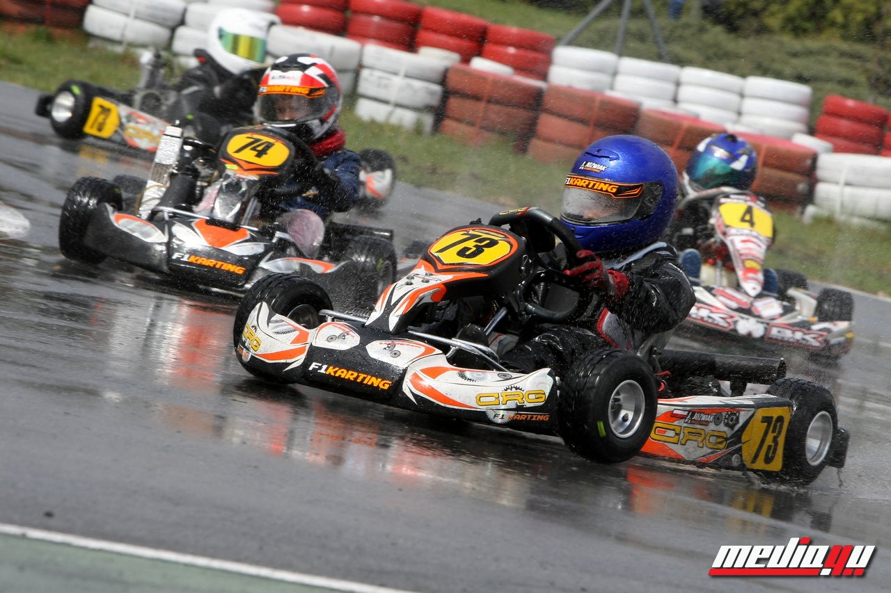 Małodzi zawodnicy F1Karting Team w trakcie zawodów Rotax Max Challenge Poland