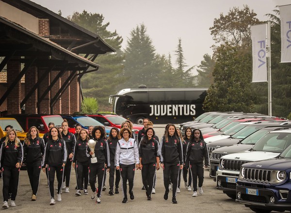 Mistrzynie Juventusu w Jeepach na torze w Balocco