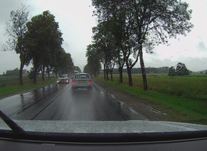 Nie używaj tych świateł podczas jazdy we mgle lub w deszczu