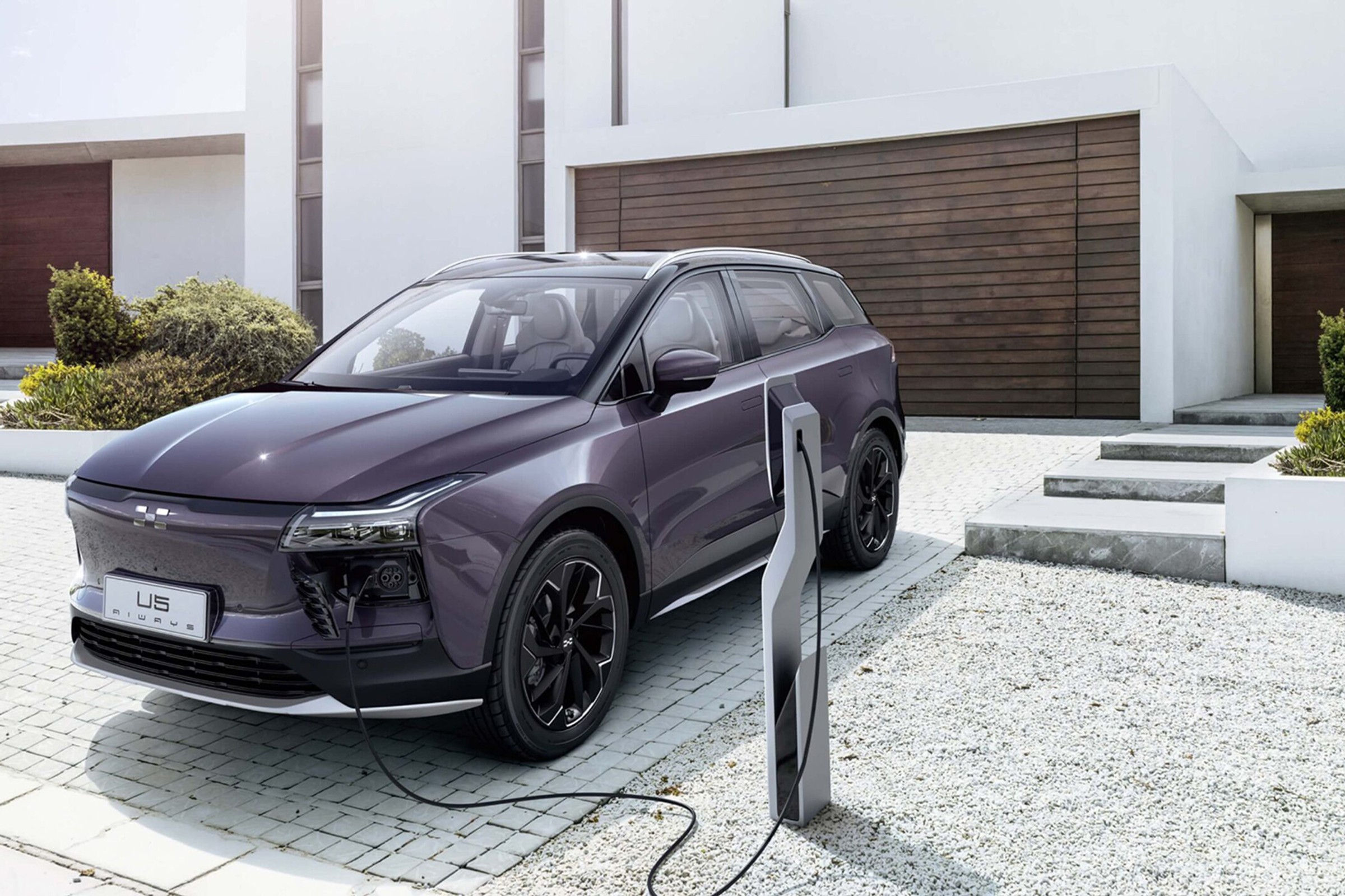 Klient kupił chińskiego SUV-a. Teraz radzi: "Trzymaj ręce z daleka od tych samochodów"