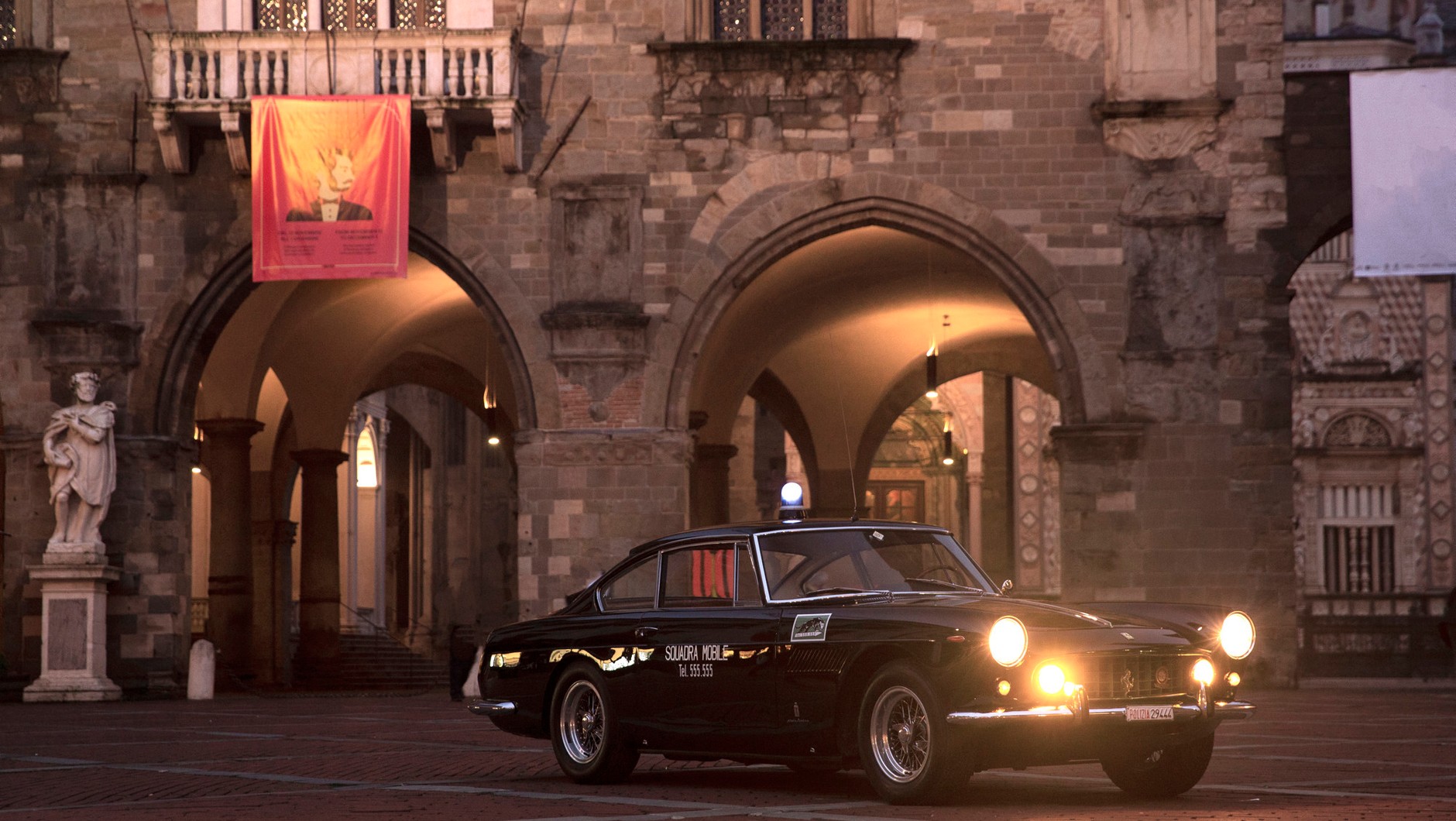 Ferrari 250 GTE 2+2 Squadra Mobile