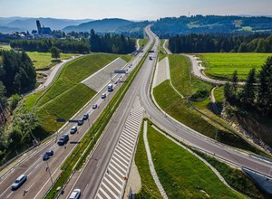 Wszystkich Świętych na drogach. Te trasy lepiej omijać, jadąc na groby [LISTA]
