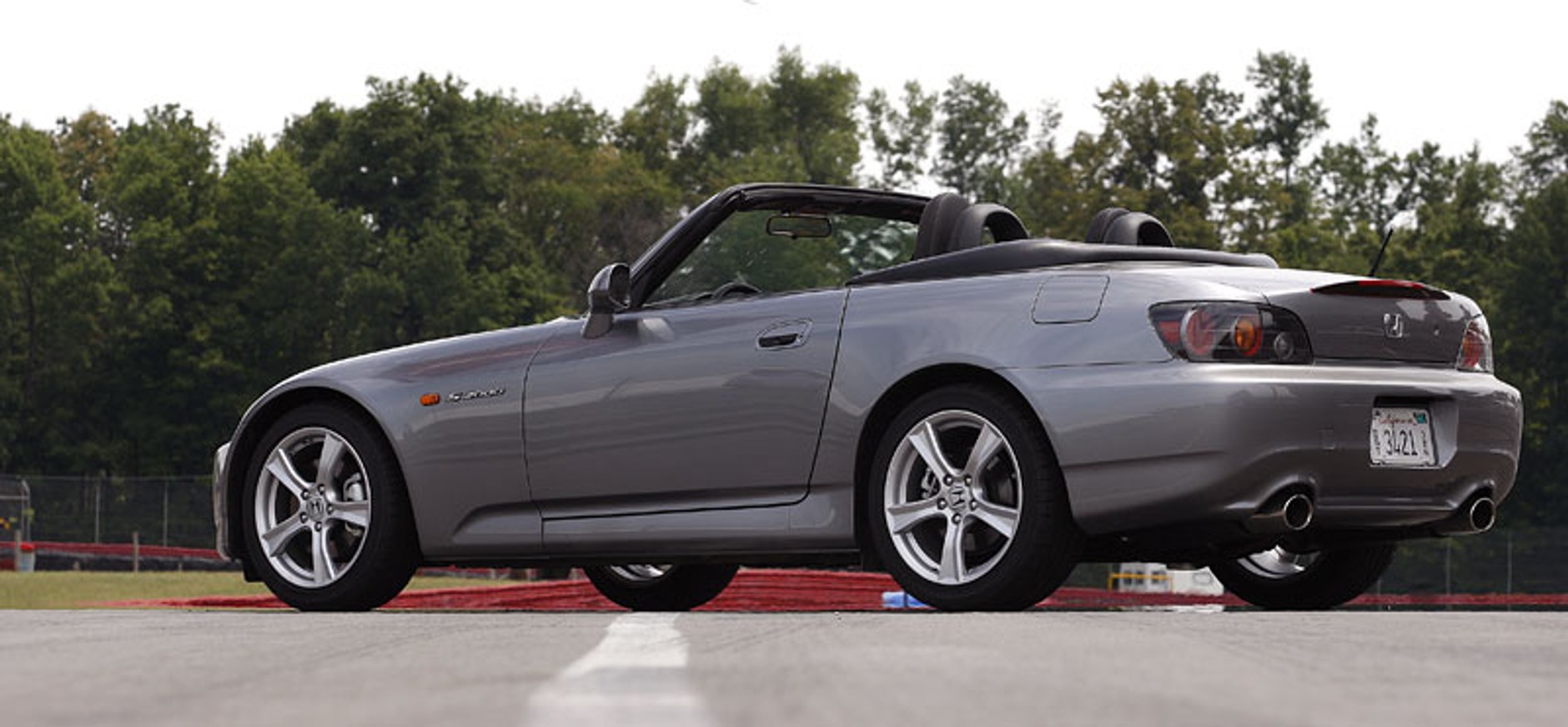 Honda S2000 – zbliża się koniec produkcji żywej legendy