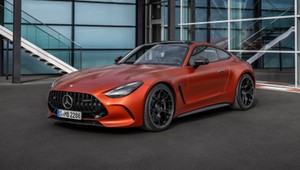 Nowy, topowy Mercedes-AMG GT 63 S E PERFORMANCE. Ponad 800 KM i 2,8 do "setki" w cywilnym aucie