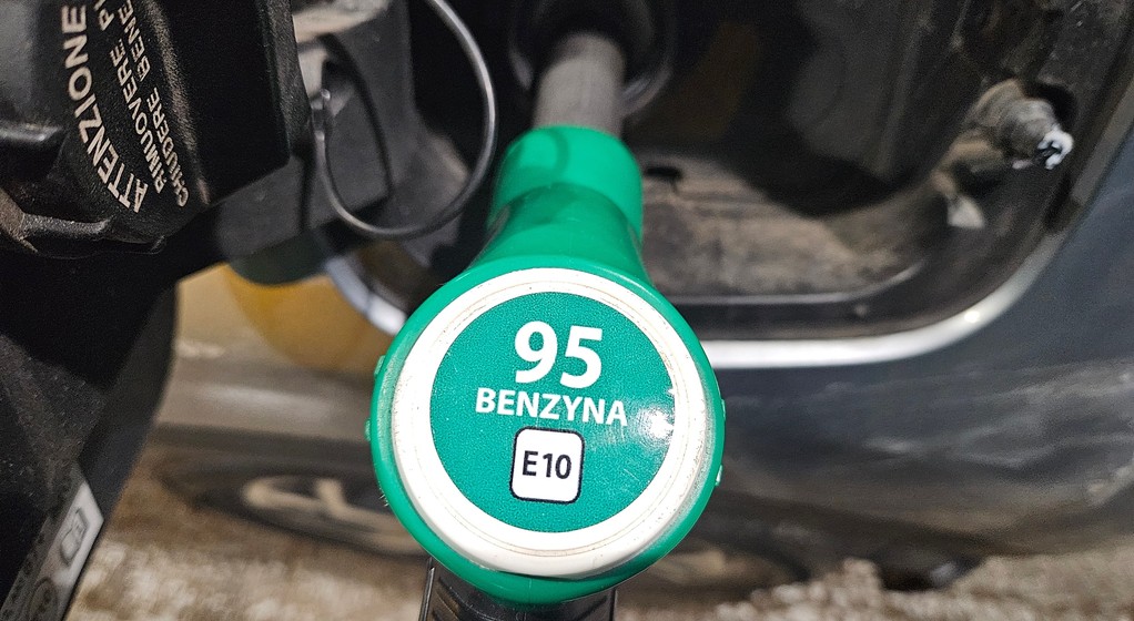 Tankowanie, benzyna E10