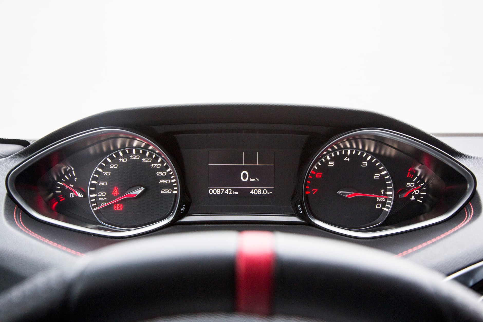 Peugeot 308 GTi - przeniesie cię w świat wyścigów