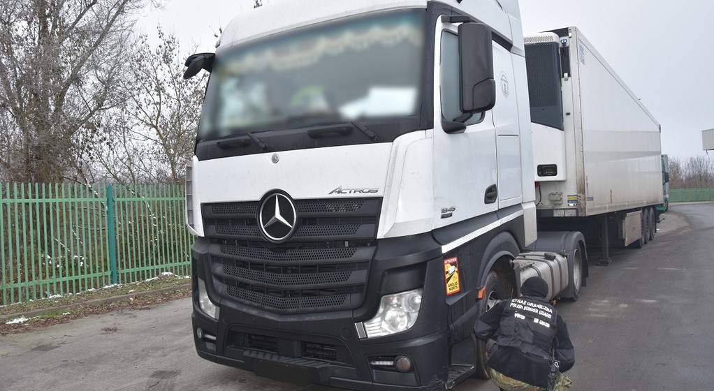 Mercedes Actros odzyskany na granicy