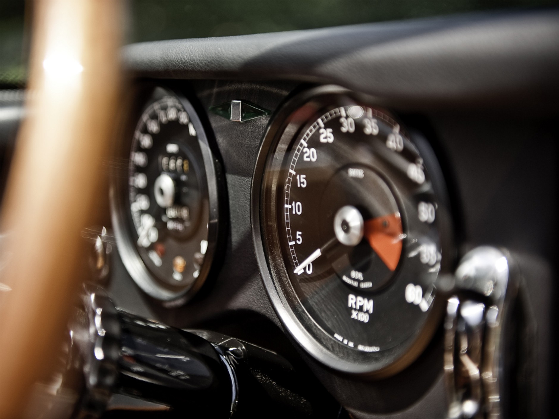 Jaguar E-Type Speedster - Nowoczesna legenda