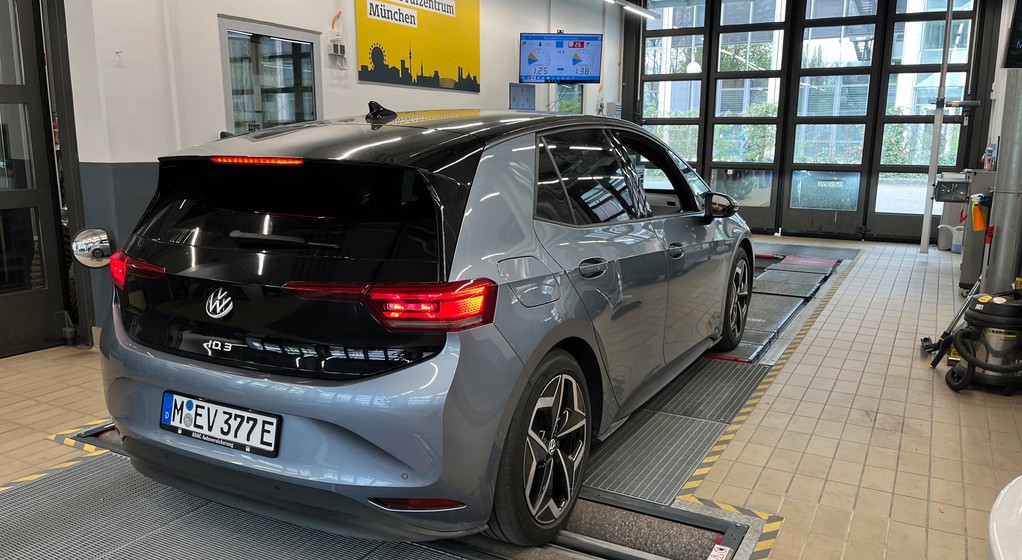 Stosując hamulce bębnowe, tacy producenci jak Volkswagen starają się zlikwidować problem awaryjnych hamulców tarczowych na tylnej osi