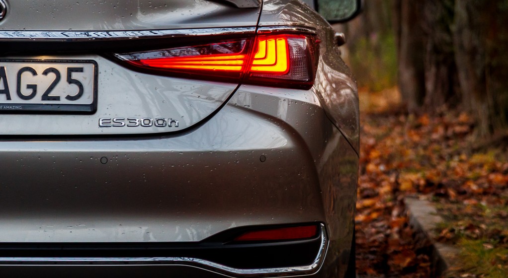2024 Lexus ES300h